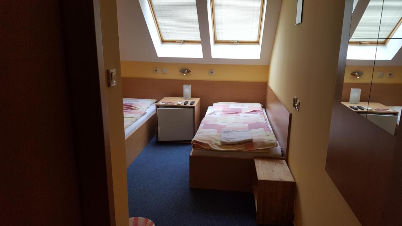 Bed and Breakfast Lehár panzió Komárno Exterior foto