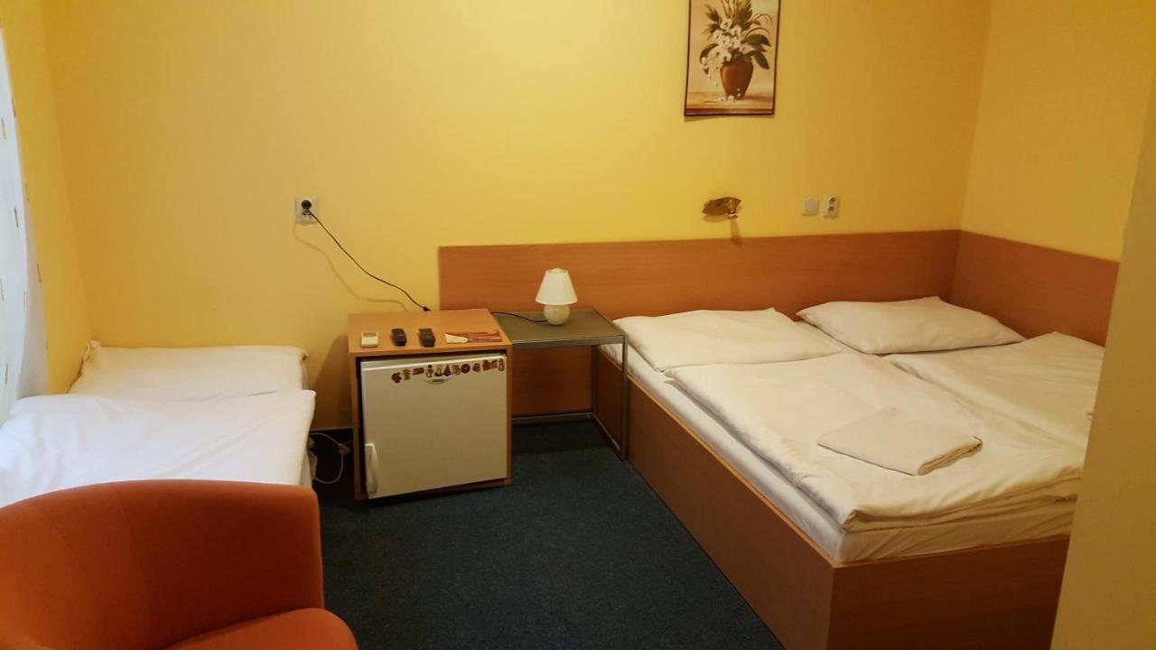 Bed and Breakfast Lehár panzió Komárno Exterior foto