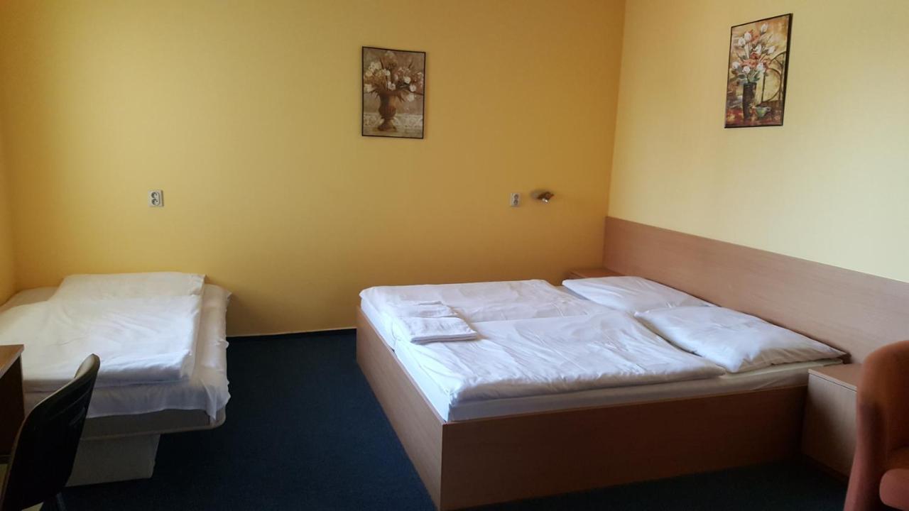 Bed and Breakfast Lehár panzió Komárno Exterior foto