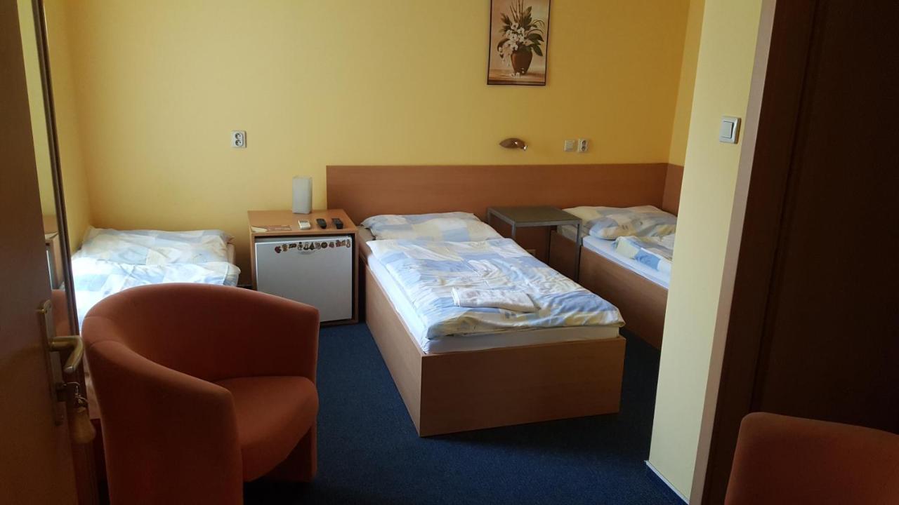 Bed and Breakfast Lehár panzió Komárno Exterior foto